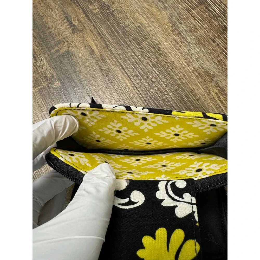 Vera Bradley Night and Day Quilted Cotton Zip Around ID Wallet Black Yellow - Picture 10 of 11